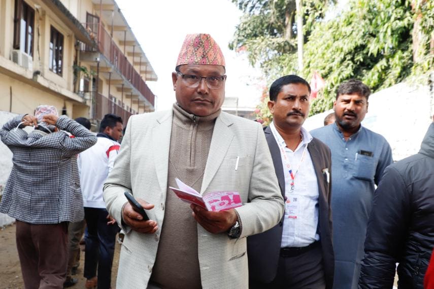 261373567 1047739356047236 444840895409705377 n भीम रावलको तस्बिरसहितको पुस्तक बाड्नेहरुलाई ओली समर्थकले लखेटे