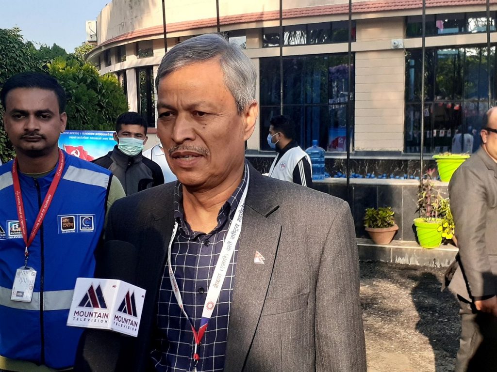 ओलीमाथि खनिएका रावलले भने- आफूले मनपरी अत्याचार गर्ने, अरुलाई चुप लाग भन्‍ने ?