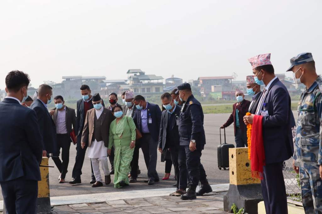 kpoli 1 केपी ओली जहाजमा, भीम रावल सडकमा