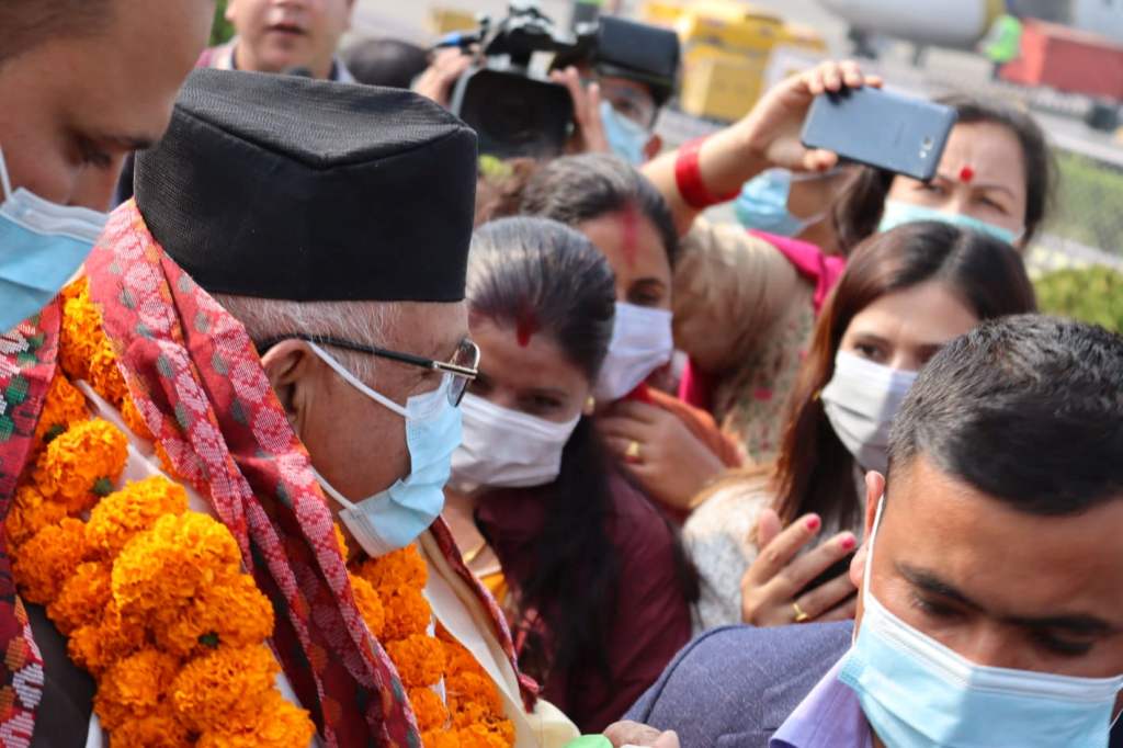 kpoli 4 केपी ओली जहाजमा, भीम रावल सडकमा