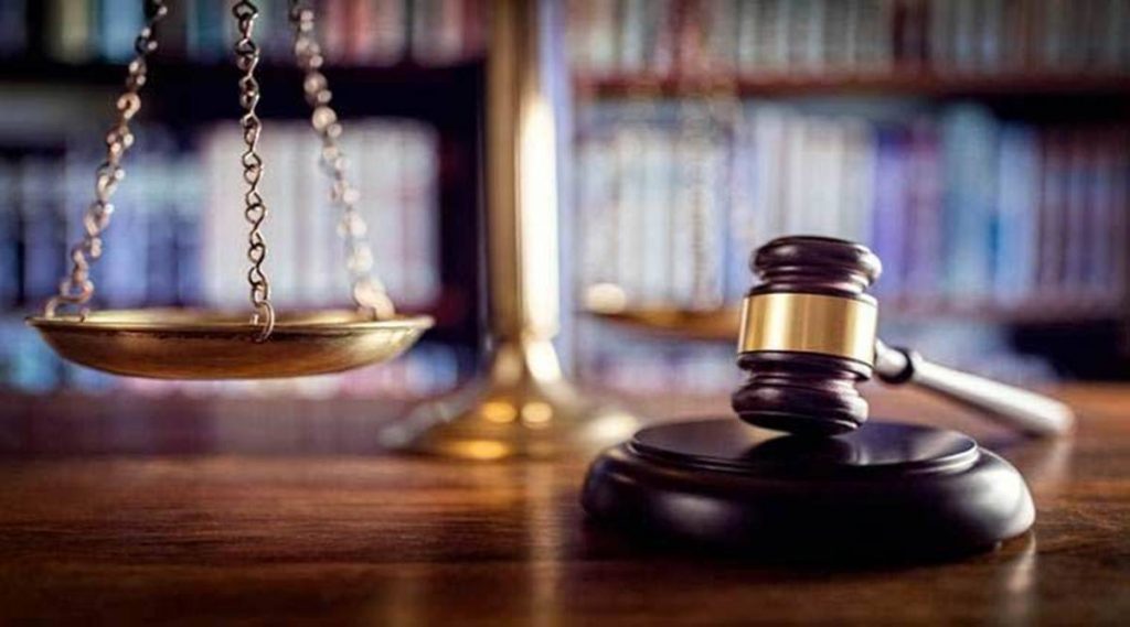 प्रहरीले अदालतभित्रै पसेर कुटे न्यायाधीश, वकिल र कर्मचारीलाई पनि बाँकी राखेनन्