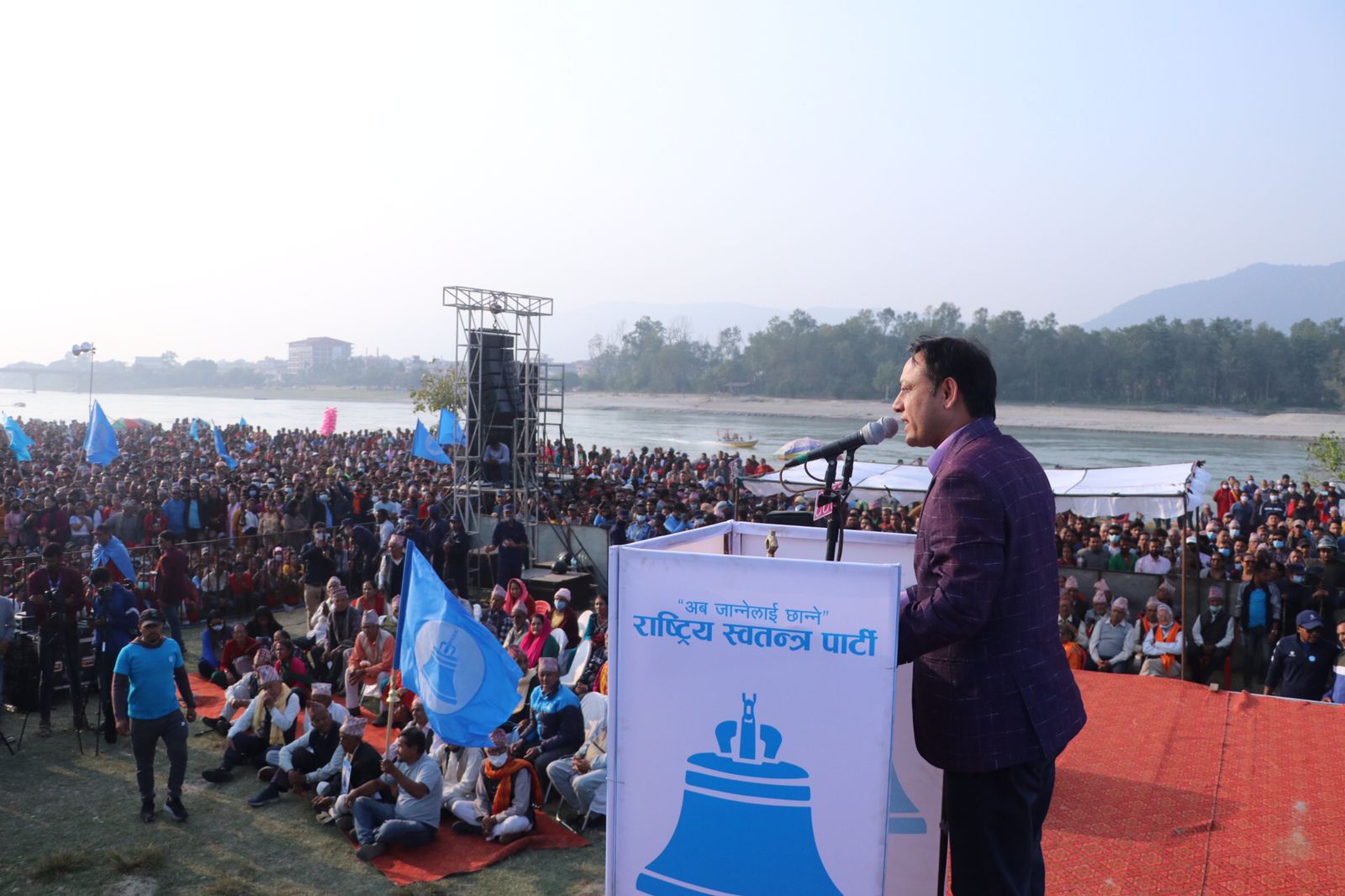 रवि लामिछानेको चुनावी सभामा हजारौको उपस्थिति। ( फोटो फिचर )