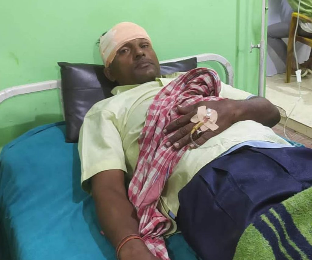 विजय र्यालीमा एमाले कार्यकर्ताले माओवादी उम्मेदवारको घर तोडफोड गर्दा एकजना घाइते।