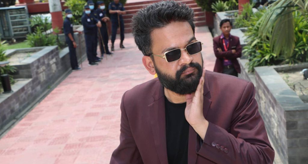 ओलीलाई बालेनको चेतावनी- गिरिबन्धुलाई विषयान्तर नगर्नु, पीडितको बैना फिर्ता गर्नुहोला !