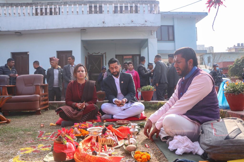 सरकारी निवासमा सरे गृहमन्त्री लामिछाने।