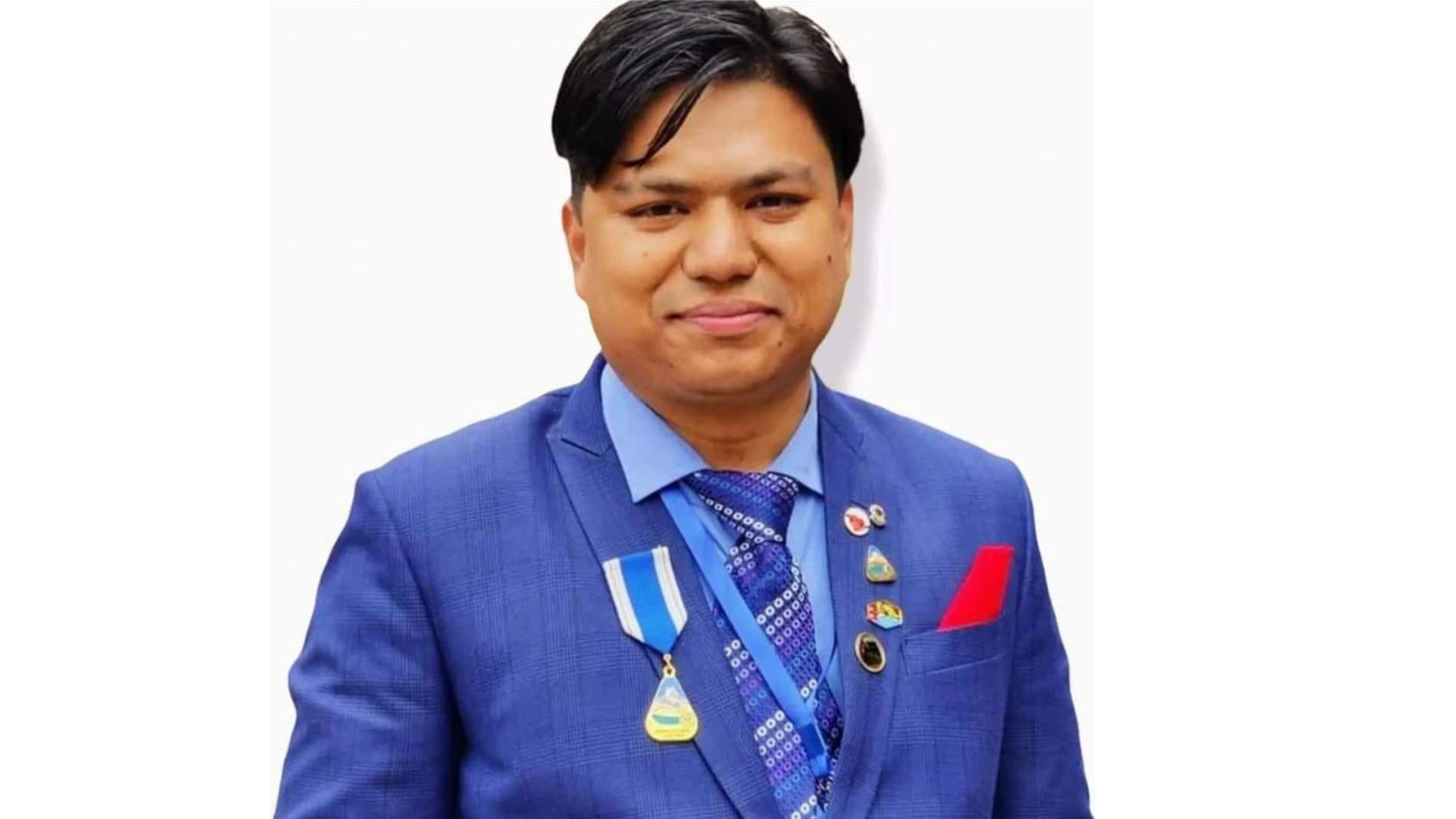 रक्तदाता र बिरामीको बीचको पुल बन्दै, रक्तदाता तथा स्वंयसेवक राजिब श्रेष्ठ