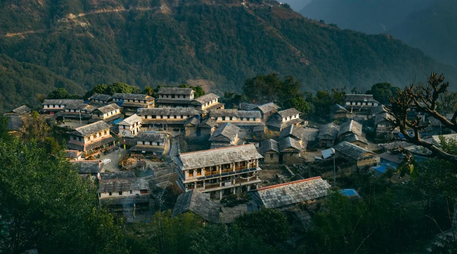 गाउँ फर्कनेलाई १ लाख रुपैयाँ र ६ महिनाको खाद्यान्न दिने