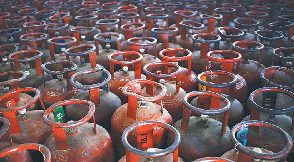 निगमले भन्यो- भोलिदेखि फेरि १४.२ केजीको ग्यास सिलिन्डर बिक्री शुरु हुन्छ